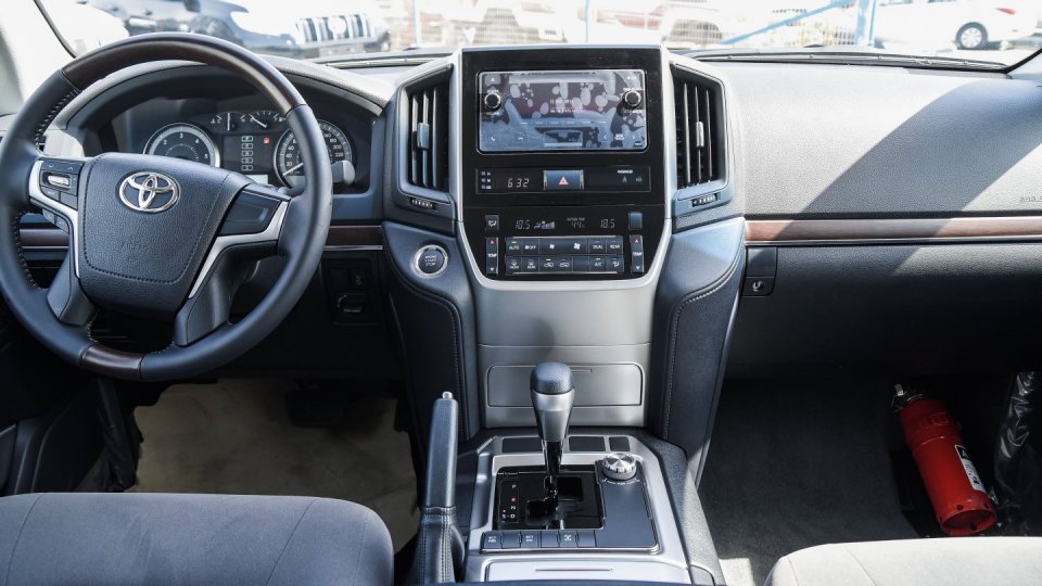 2019 Toyota Land Cruiser 4.5L GX.R V8 – Image 2