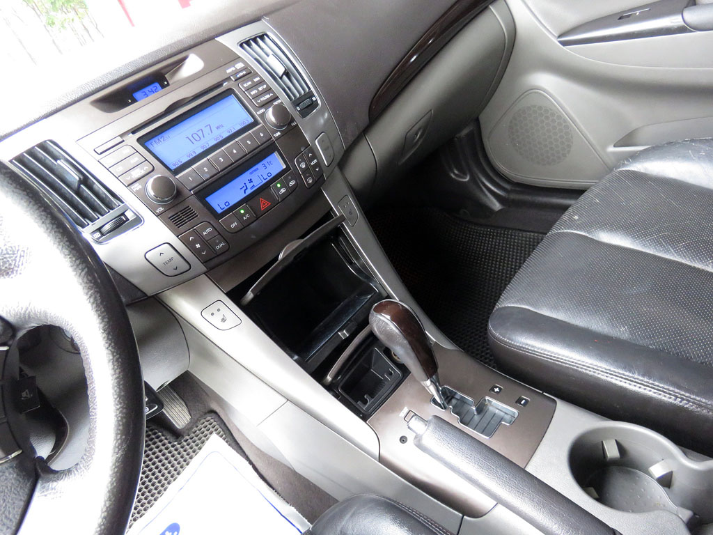 2008 HYUNDAI SONATA 2.0 – Image 10