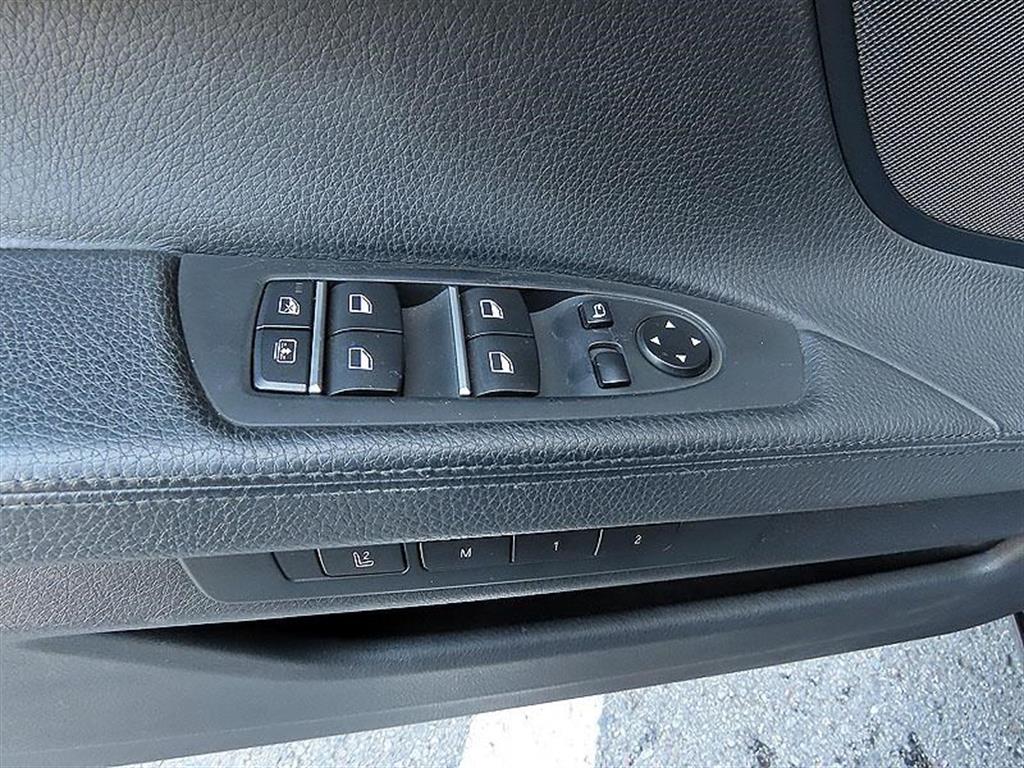 2009 BMW 740i 3.0L V6 – Image 2