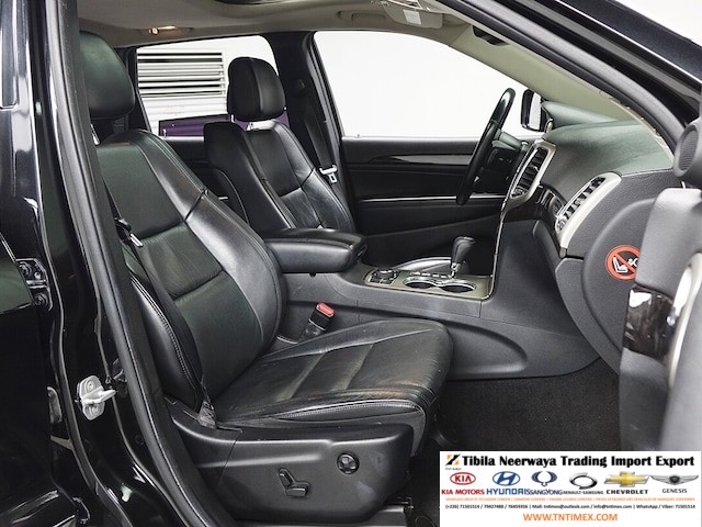 2012 Jeep Grand Cherokee 3.6L V6 Laredo – Image 9