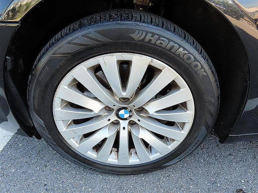 2009 BMW 740i 3.0L V6 – Image 3