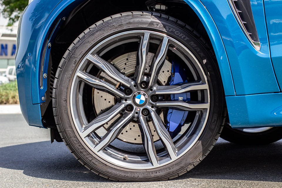 2015 BMW X5 M 4.4L V8 – Image 12