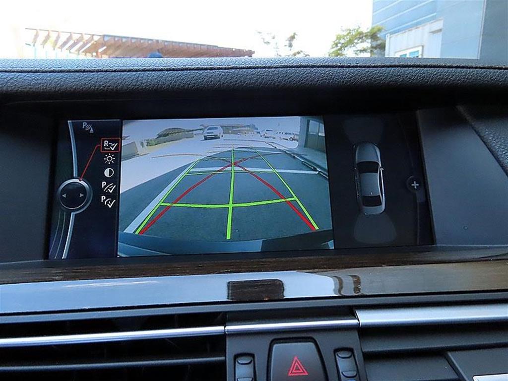 2009 BMW 740i 3.0L V6 – Image 8