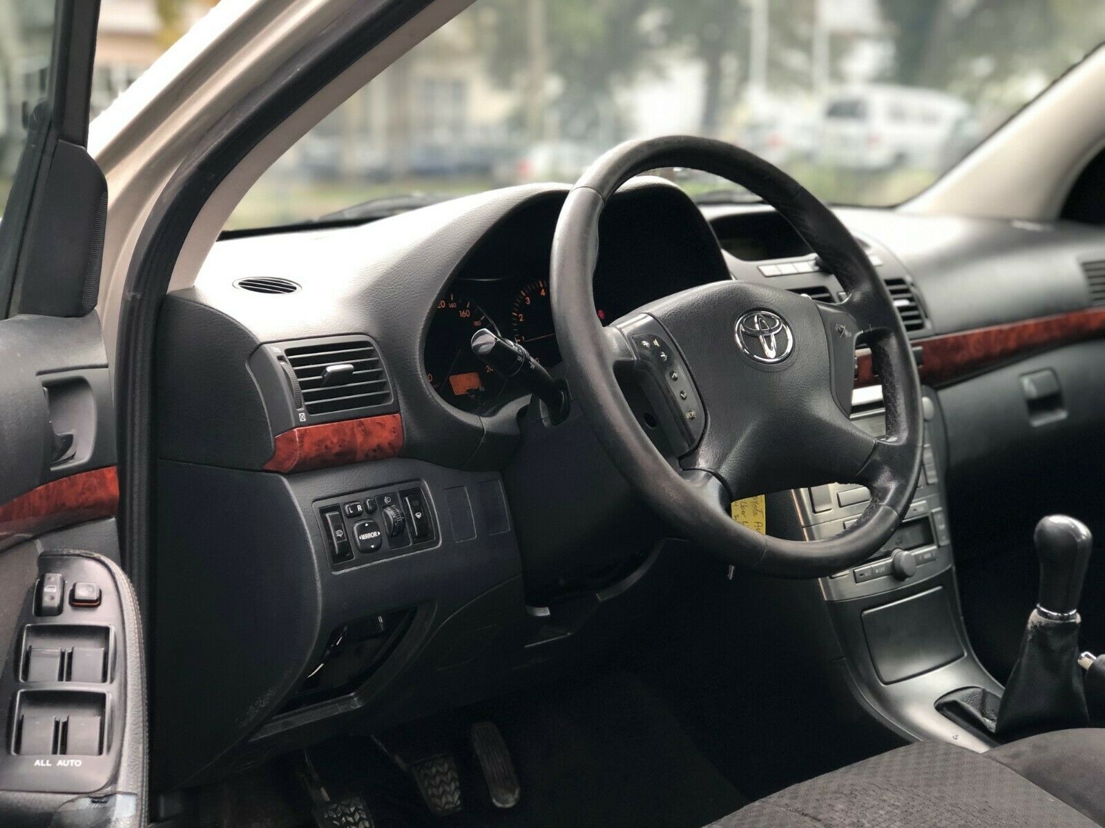 2003 Toyota Avensis 1.8L VVT-i – Image 5