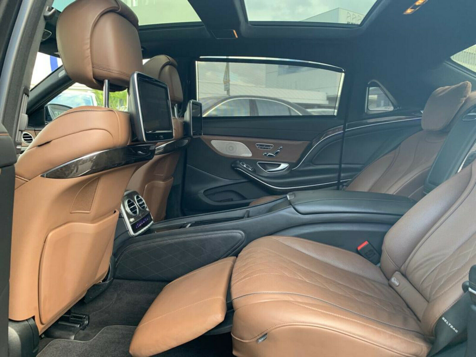 2016 Mercedes-Benz S500 Maybach – Image 3