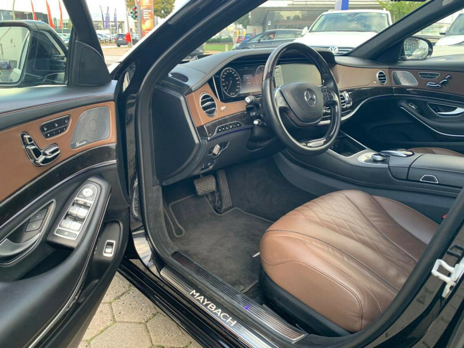 2016 Mercedes-Benz S500 Maybach – Image 9