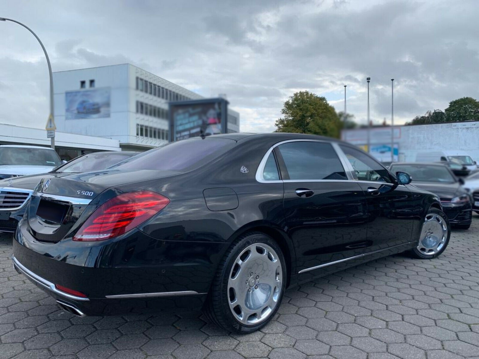 2016 Mercedes-Benz S500 Maybach – Image 10