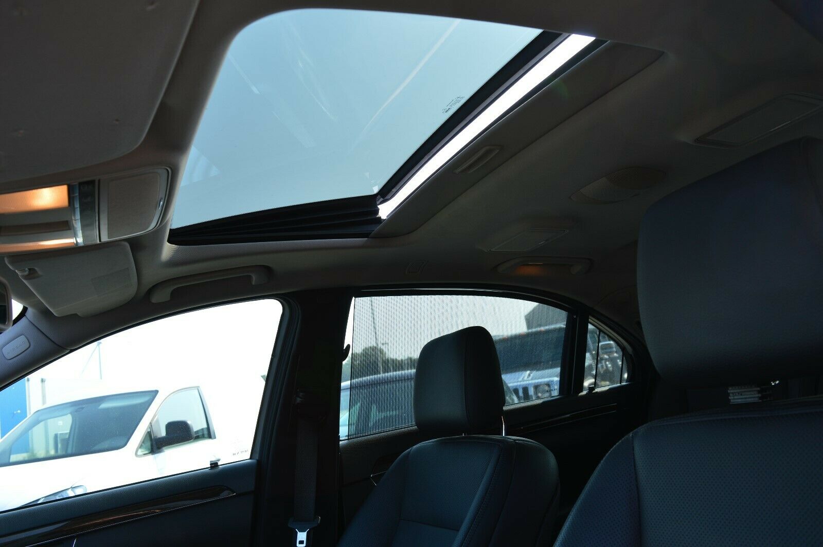 2009 Mercedes-Benz S350 CDI Long 4-Matic – Image 16