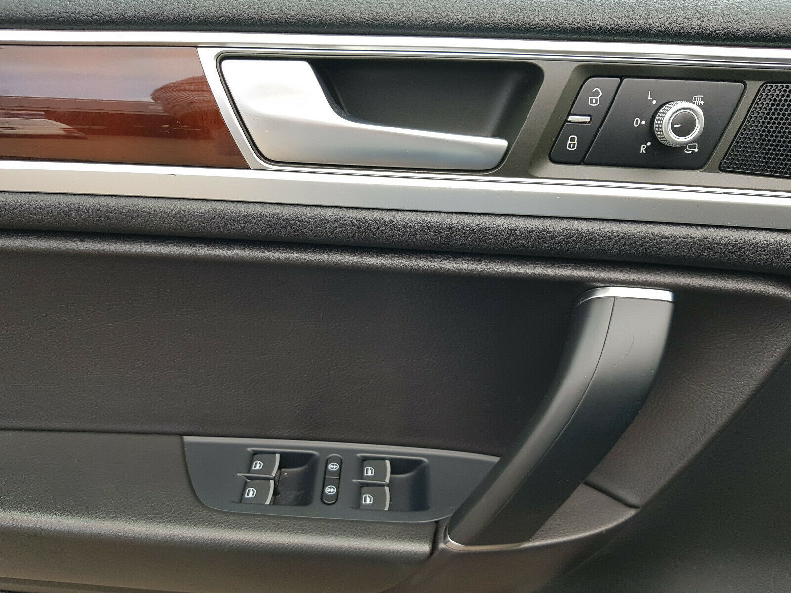 2015 Volkswagen Touareg 3.0 V6 TDI – Image 10