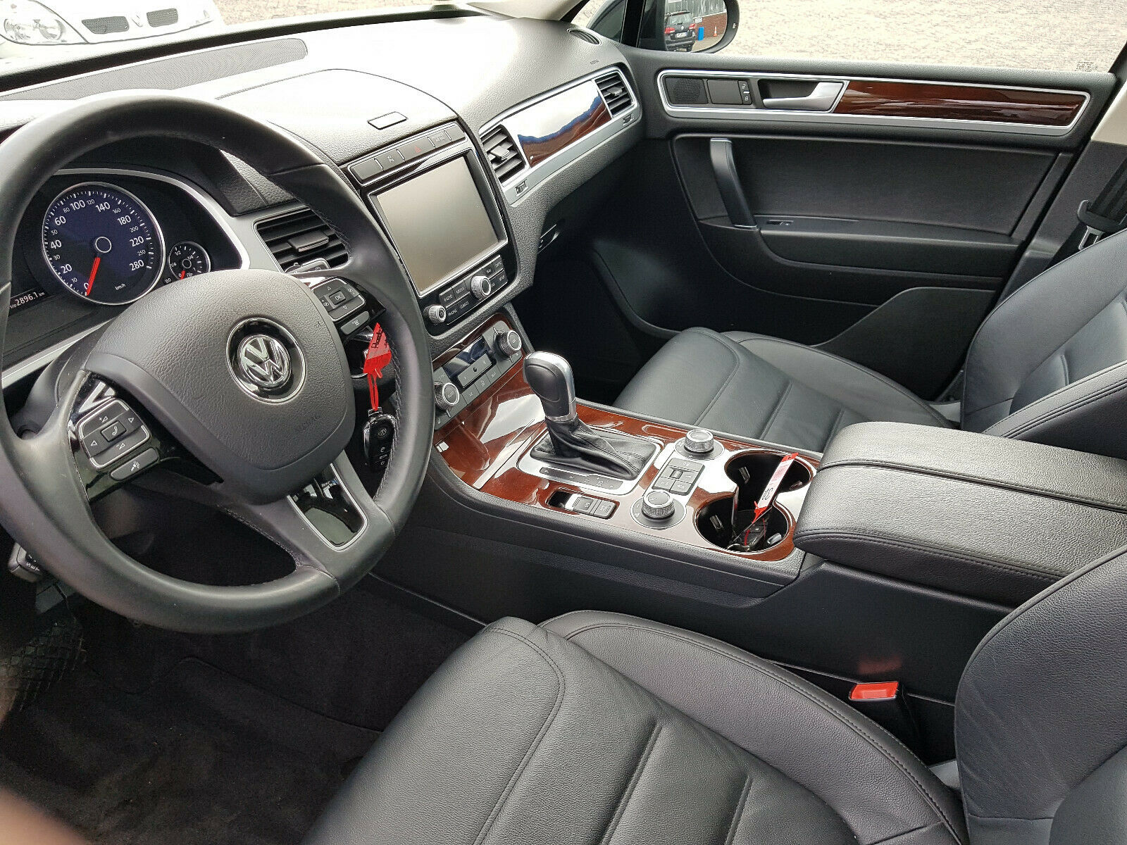 2015 Volkswagen Touareg 3.0 V6 TDI – Image 9