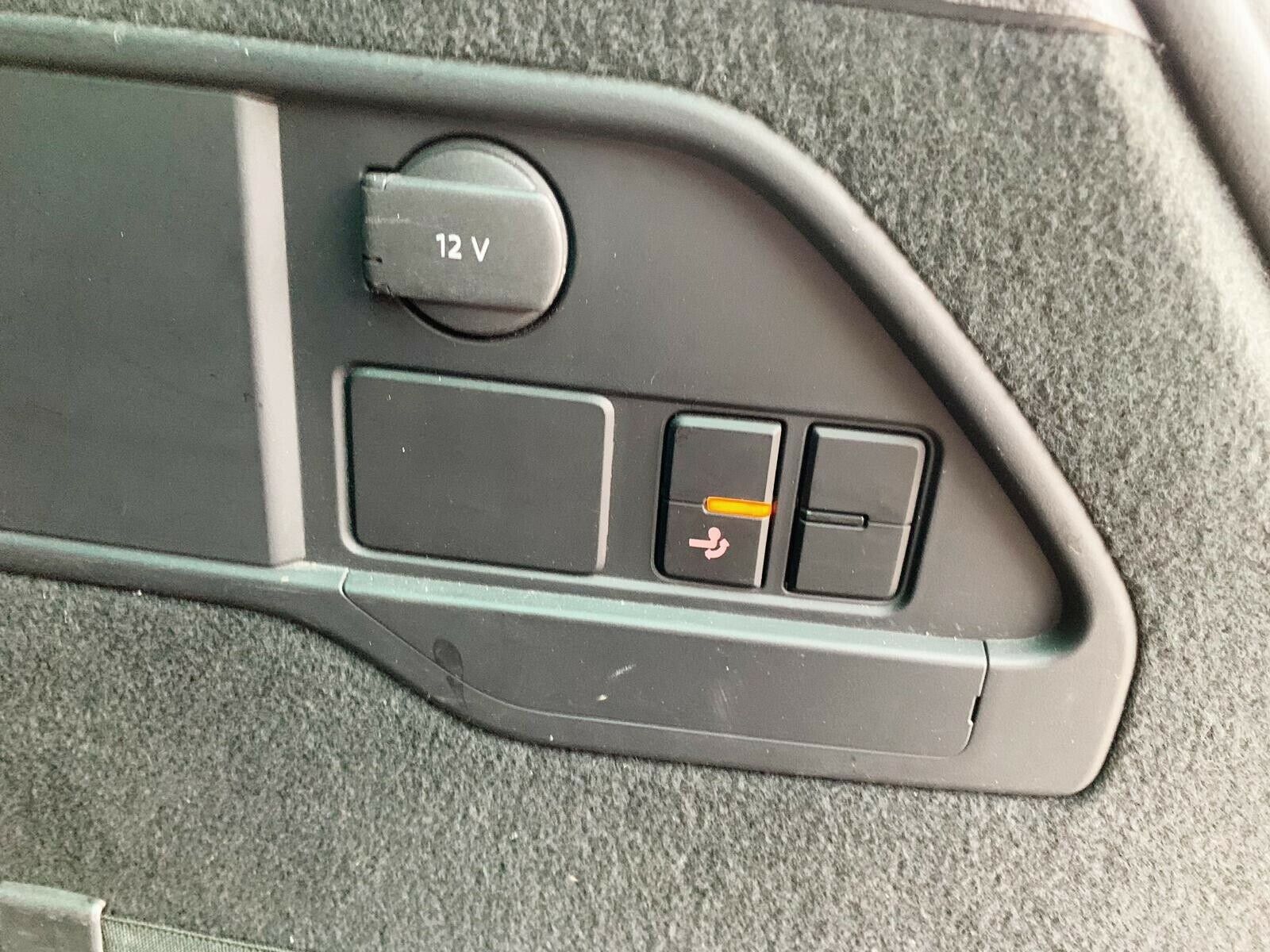 2011 Volkswagen Touareg 3.0 V6 TDI Tiptronic – Image 2