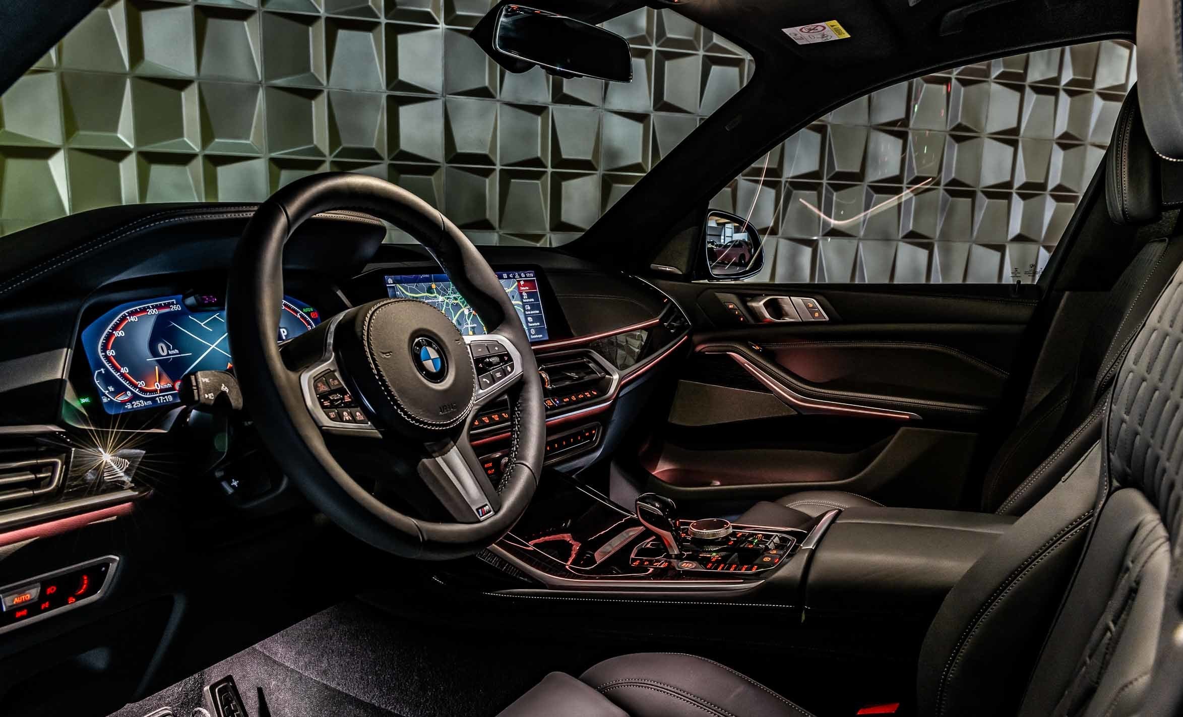 2019 BMW X7 xDrive40i M-SPORT – Image 18