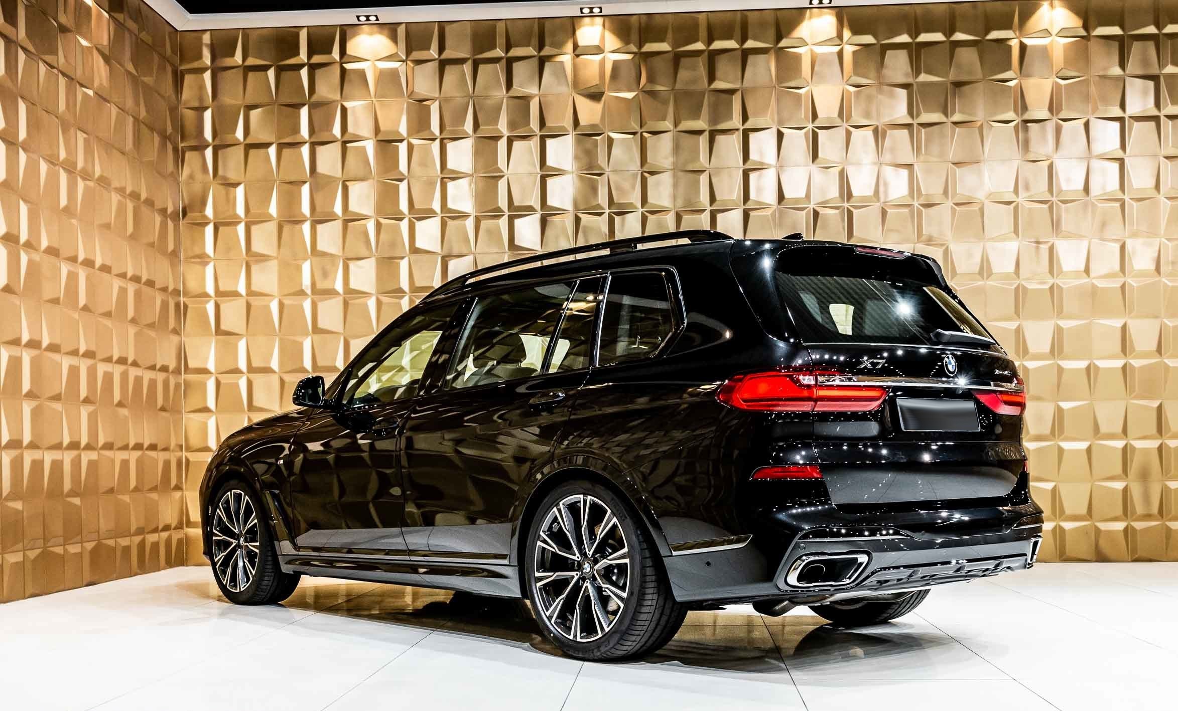2019 BMW X7 xDrive40i M-SPORT – Image 4
