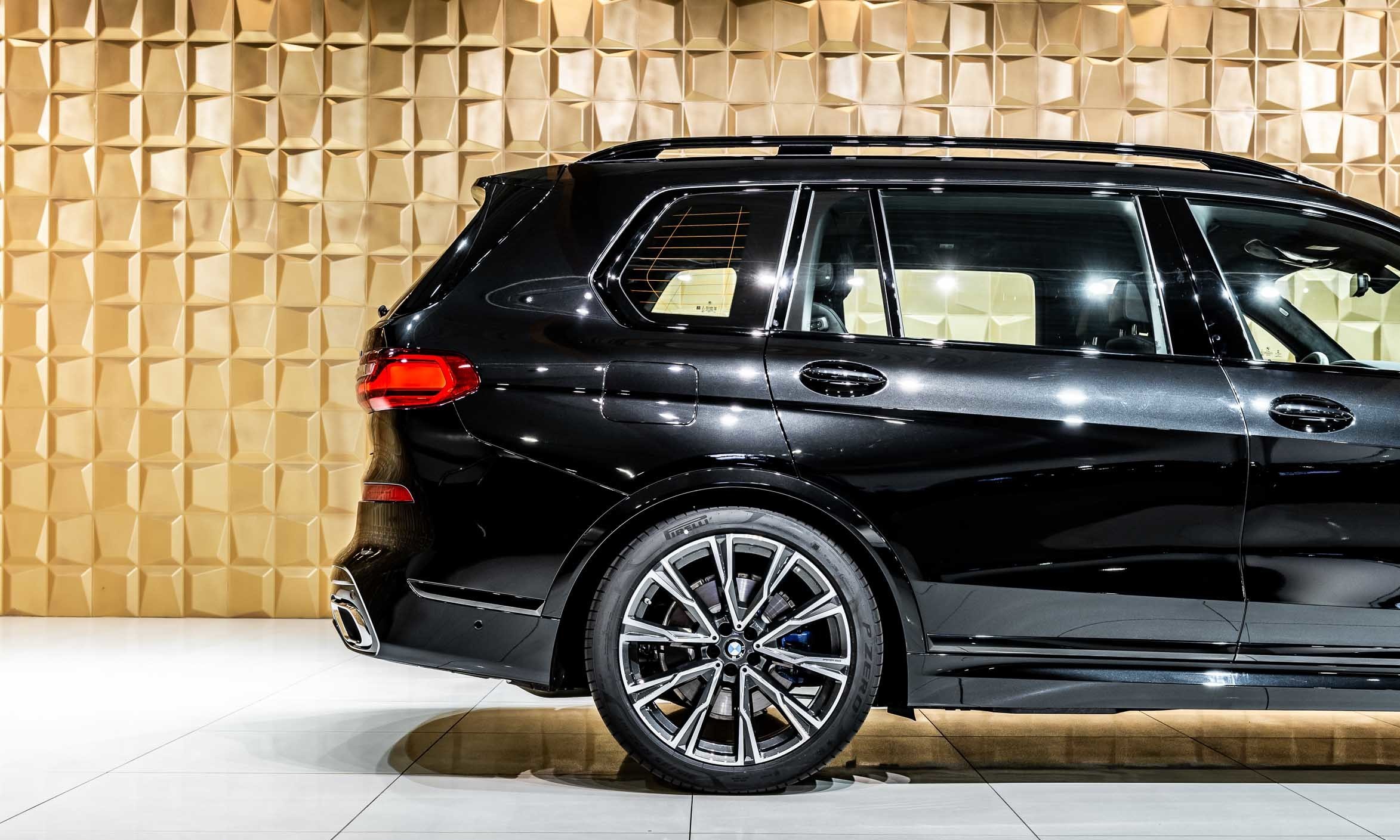 2019 BMW X7 xDrive40i M-SPORT – Image 9