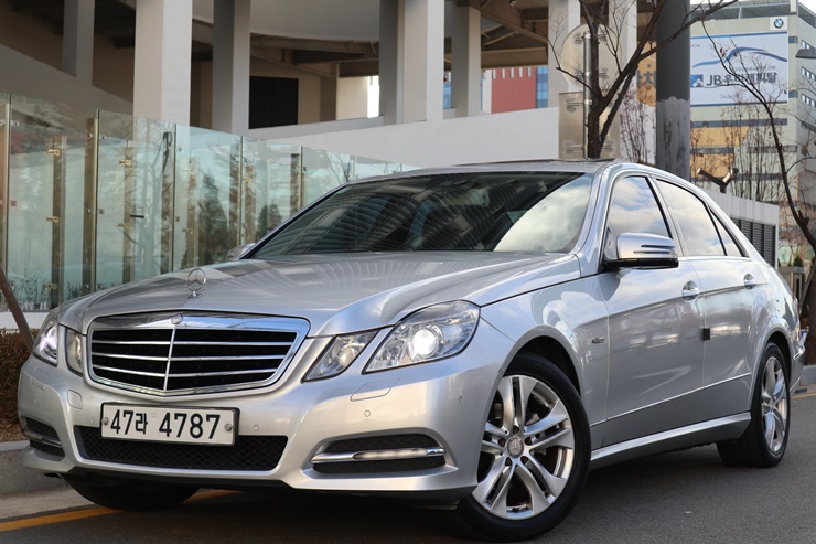 2012 MERCEDES E220 CDI AVANGARDE