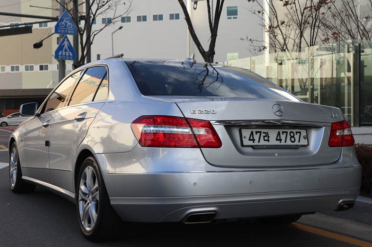 2012 MERCEDES E220 CDI AVANGARDE – Image 16