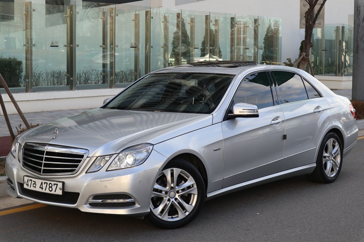 2012 MERCEDES E220 CDI AVANGARDE – Image 4