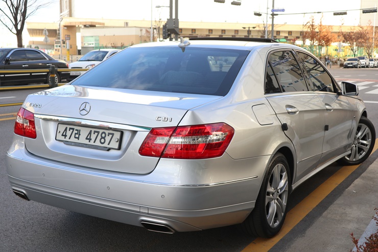2012 MERCEDES E220 CDI AVANGARDE – Image 5