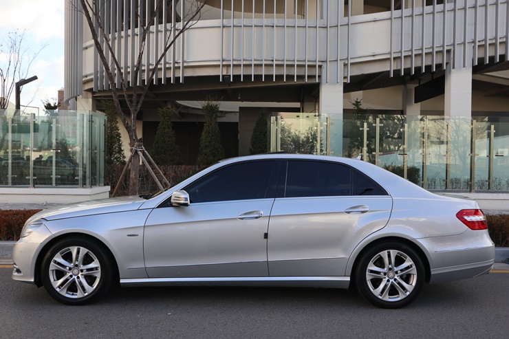 2012 MERCEDES E220 CDI AVANGARDE – Image 9