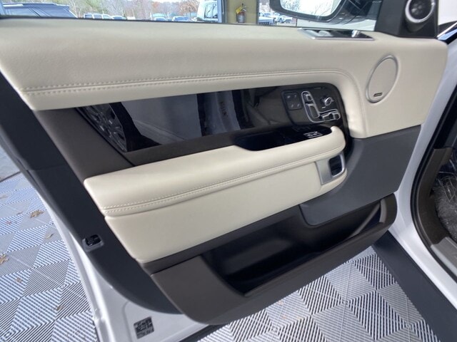 2020 Land Rover Range Rover PHEV 2.0L TURBOCHARGED – Image 17