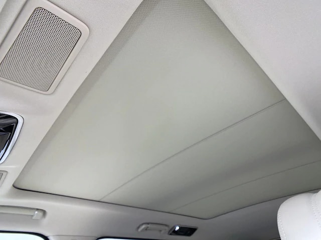 2020 Land Rover Range Rover PHEV 2.0L TURBOCHARGED – Image 18