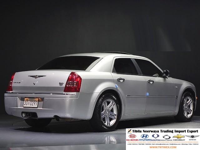2006 Chrysler 300C 3.5L V6 – Image 3
