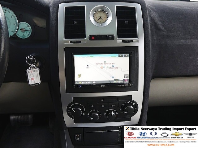 2006 Chrysler 300C 3.5L V6 – Image 13