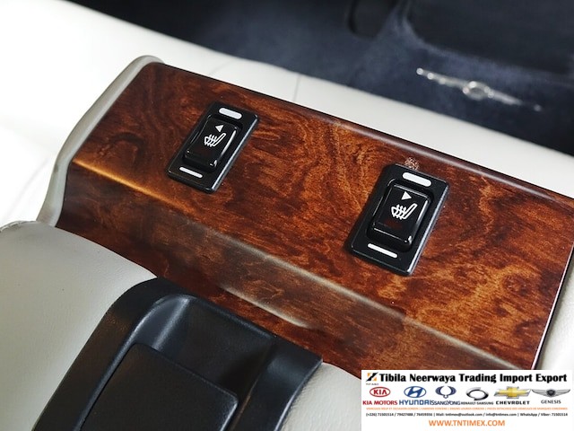 2006 Chrysler 300C 3.5L V6 – Image 14