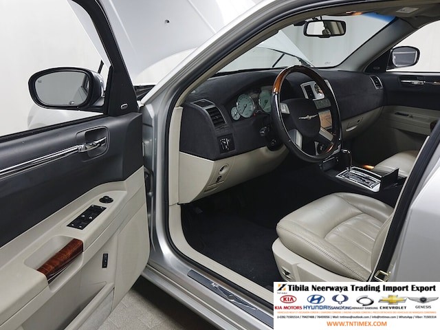 2006 Chrysler 300C 3.5L V6 – Image 15