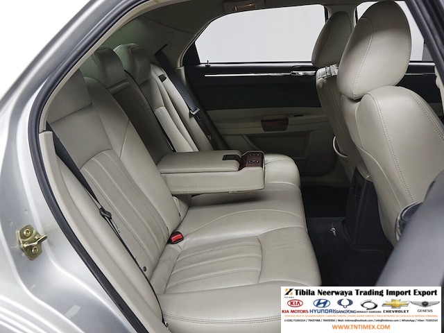 2006 Chrysler 300C 3.5L V6 – Image 16