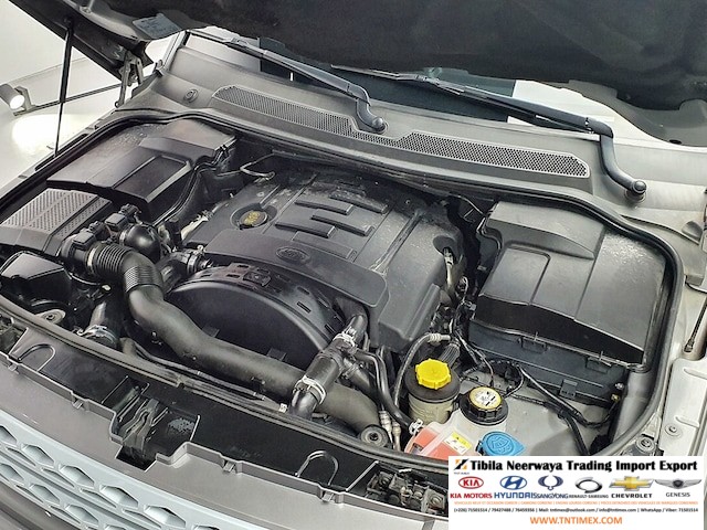 2011 Land Rover Discovery 4 3.0L SDV6 SE – Image 7