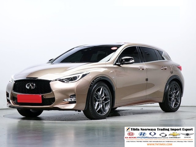 2017 Infiniti Q30 2.0L Premium – Image 2