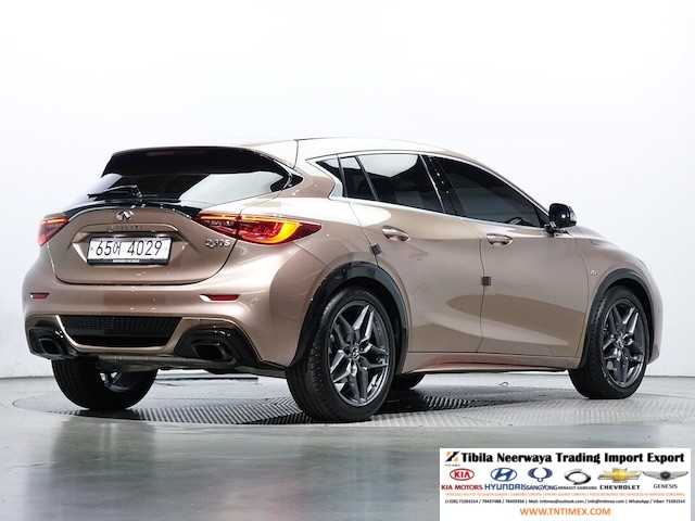 2017 Infiniti Q30 2.0L Premium – Image 3