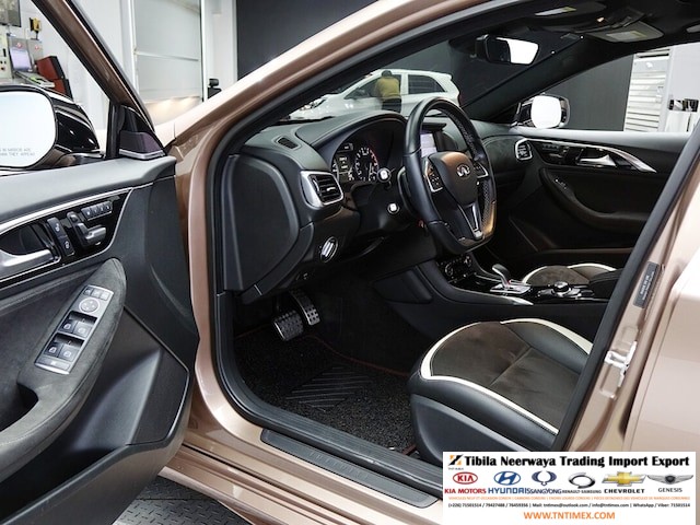 2017 Infiniti Q30 2.0L Premium – Image 10