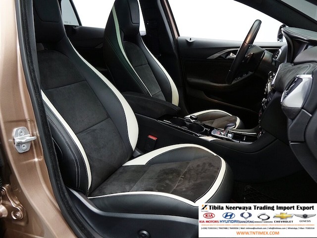 2017 Infiniti Q30 2.0L Premium – Image 11