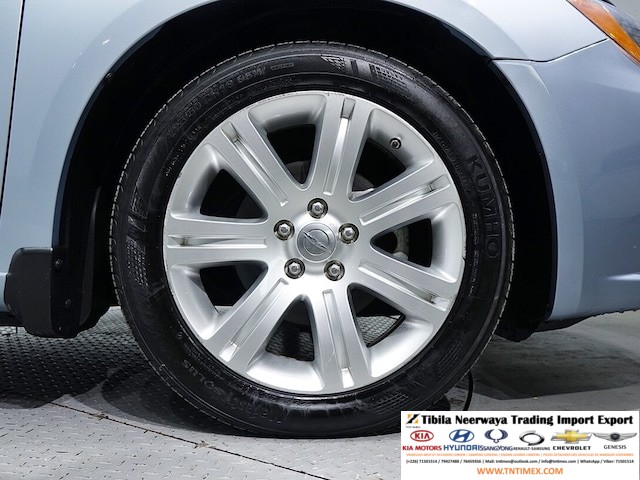 2012 Chrysler 200 2.4L – Image 6