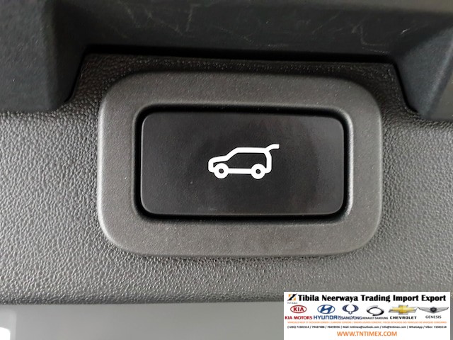 2018 Land Rover Discovery 5 2.0L SD4 SE – Image 15