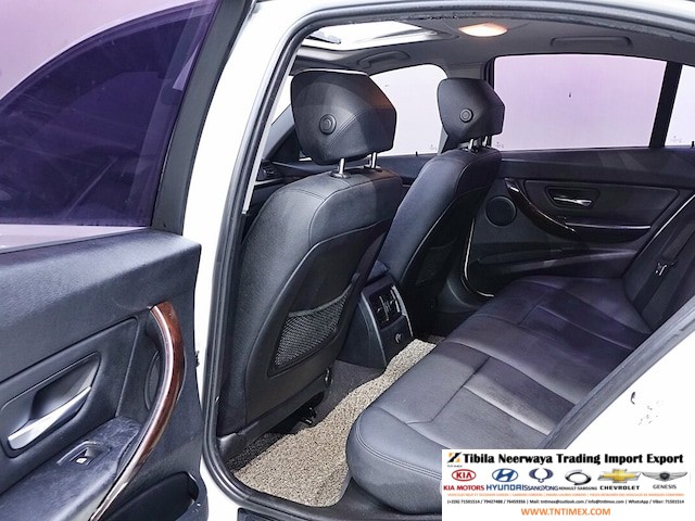 2012 BMW 320d – Image 17