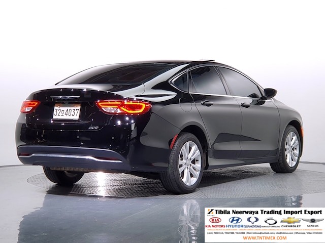 2015 Chrysler 200 2.4L Limited – Image 3