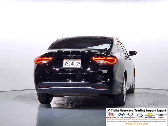 2015 Chrysler 200 2.4L Limited – Image 5