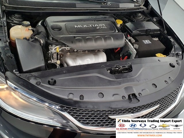 2015 Chrysler 200 2.4L Limited – Image 7