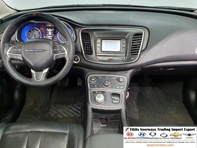 2015 Chrysler 200 2.4L Limited – Image 8