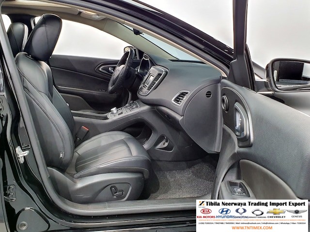 2015 Chrysler 200 2.4L Limited – Image 10