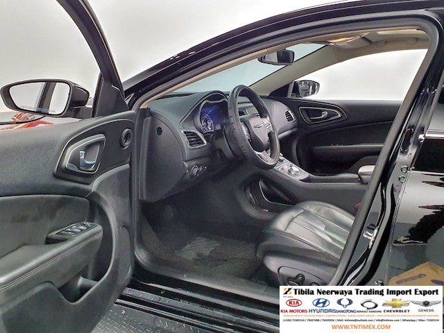 2015 Chrysler 200 2.4L Limited – Image 11