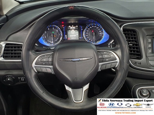 2015 Chrysler 200 2.4L Limited – Image 13