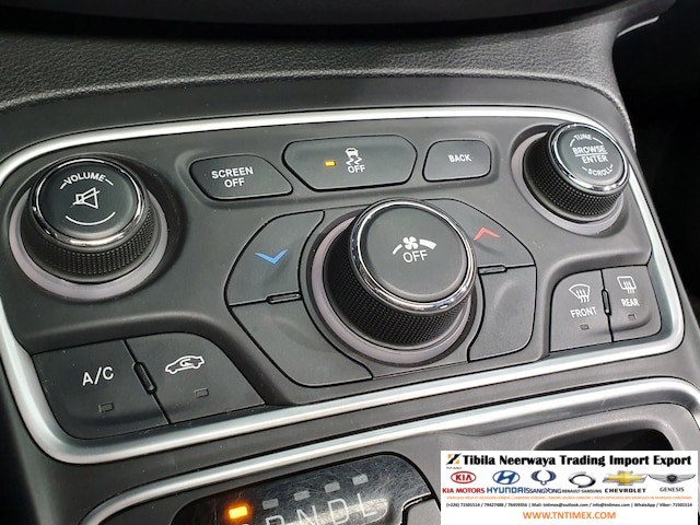 2015 Chrysler 200 2.4L Limited – Image 15