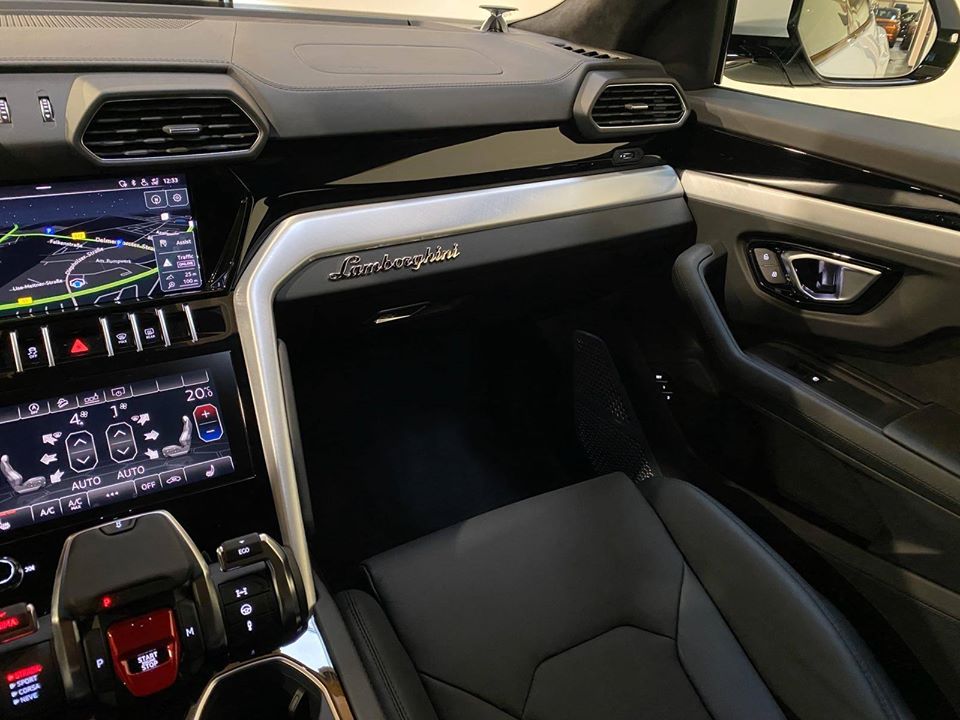 2020 Lamborghini Urus 4.0L V8 – Image 8