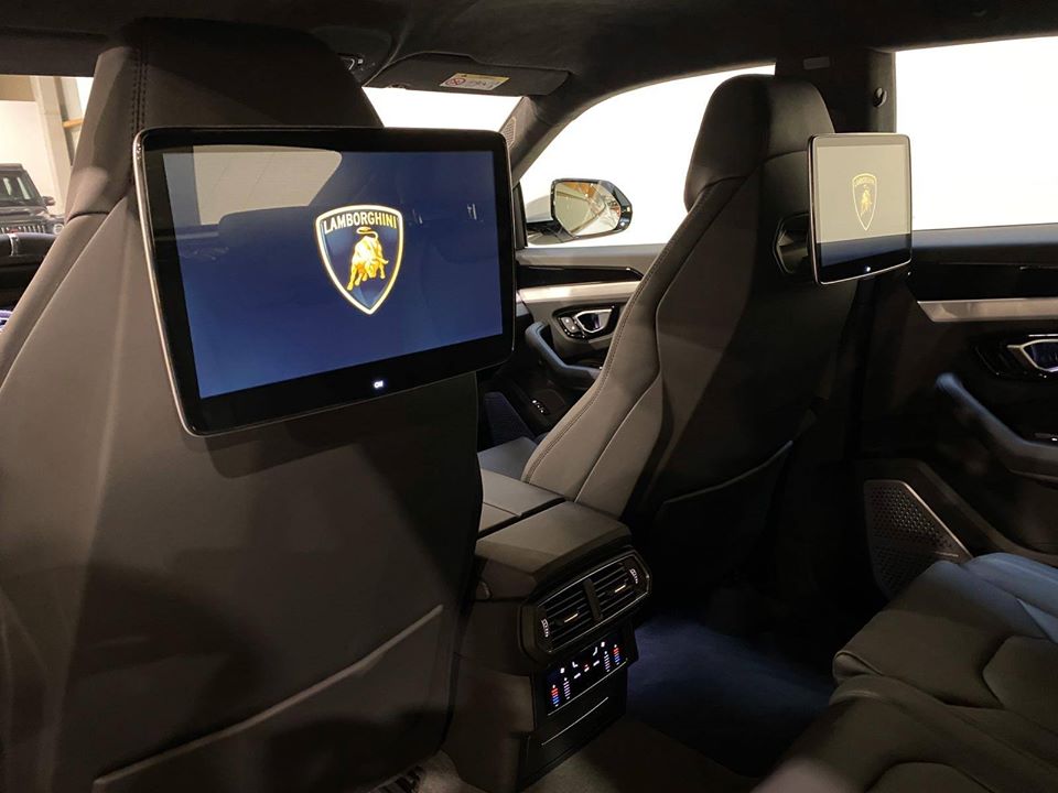 2020 Lamborghini Urus 4.0L V8 – Image 9