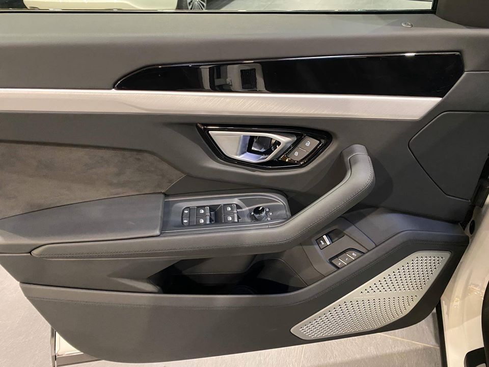 2020 Lamborghini Urus 4.0L V8 – Image 11