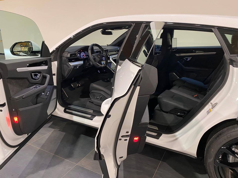 2020 Lamborghini Urus 4.0L V8 – Image 14